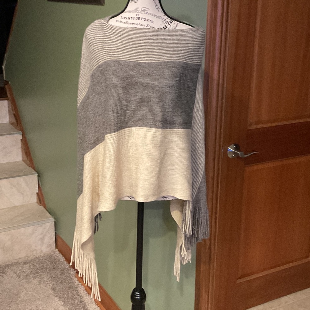 Elegant Gray and Cream Women's Poncho